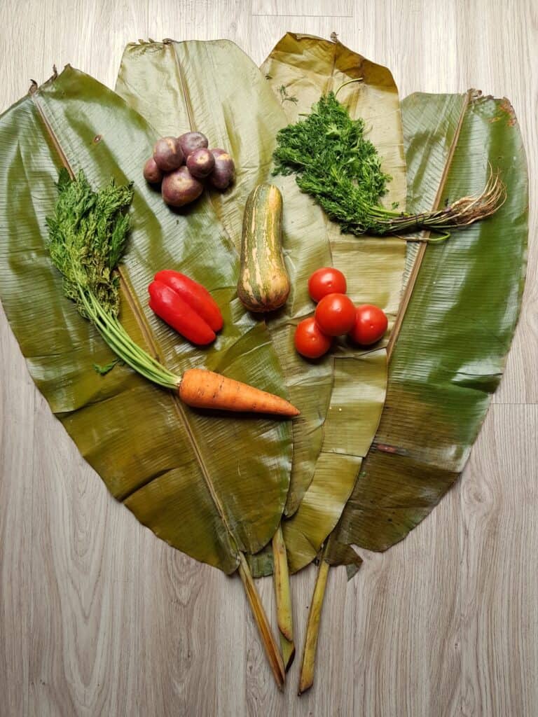 Vegetables Wrapped in Banana Leaf - Vecina Vegetariana