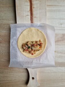 masa de empanadas con el relleno vegano 