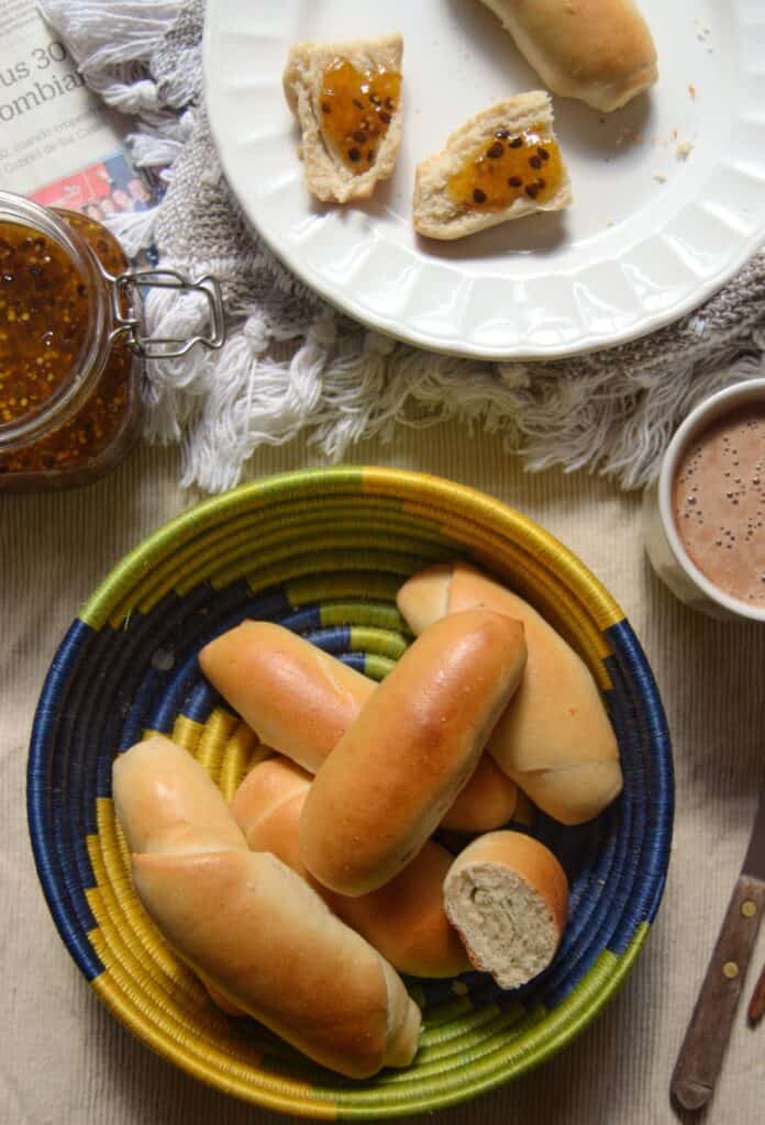 Pan Blandito (Colombian Bread Rolls)