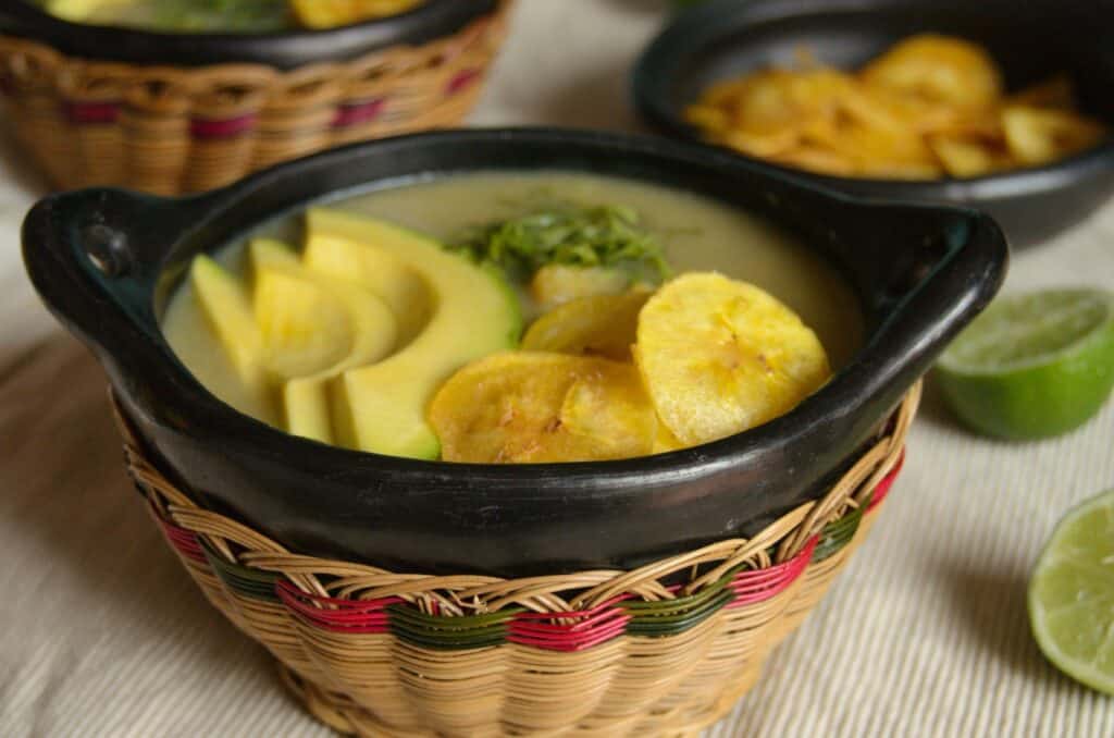 Sopa de Platano con toppings