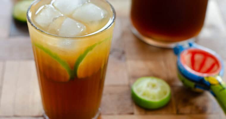 Limonada de Panela (Colombian Sugarcane Limeade)