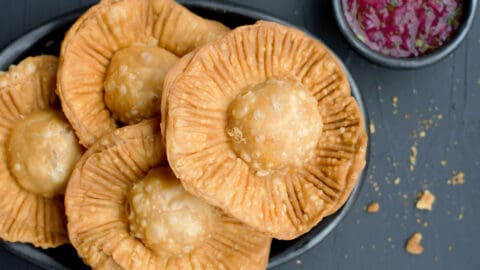 Colombian Fried Chickpea Pasties (Pasteles de Garbanzo)