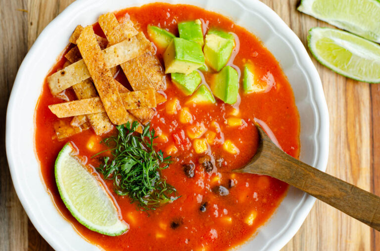 Mexican-Style Vegetarian Tortilla Soup - Vecina Vegetariana